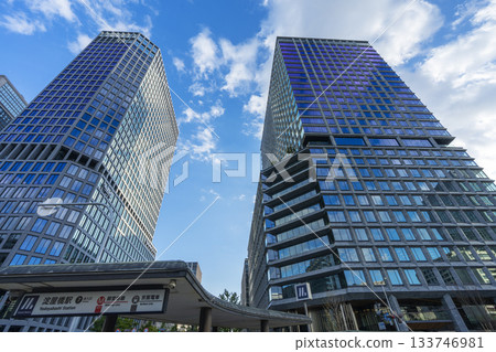 大阪淀屋橋門塔，淀屋橋站一號外觀 133746981