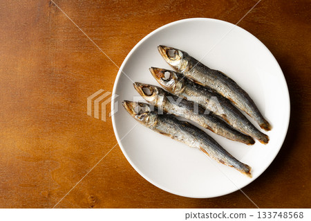 烤乾烏魯梅（圓形乾魚）盤 133748568