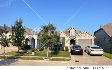 American-style wood and brick house, Texas, U.S.A. 133748636