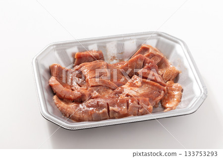 (American) Thick-Sliced Pork Tongue 133753293