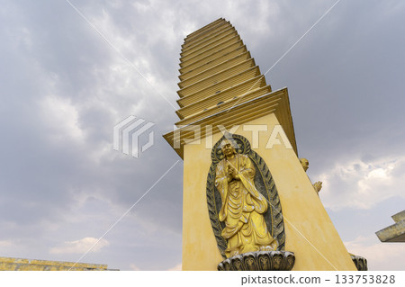 Luoquan Pagoda with blue sky in Dali, China  133753828