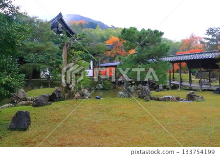 Autumn at Kodaiji Temple (Kaisando Hall, Moon Viewing Pond, Kyoto City) 133754199