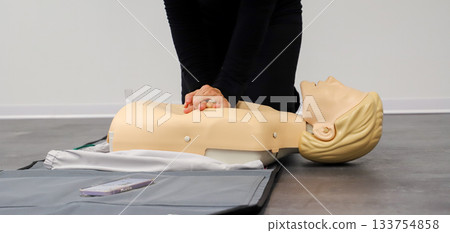 first aid course - company safety - cardiac massage - Basic Life Support 133754858