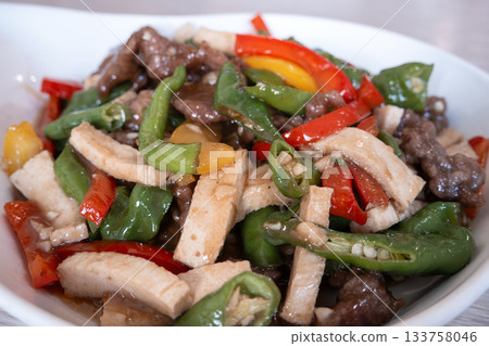 Green dragon, chili, beef, stir-fried beef, stir-fried chili beef, stir-fried beef Green dragon, chili, beef, stir-fried beef, stir-fried chili beef, stir-fried beef 133758046