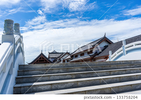 Stairway leading to Chinese traditional buildings 133758204