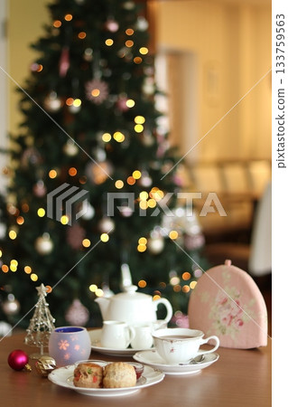 聖誕樹、司康和茶 133759563