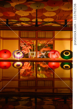 奉德寺的地板楓木燈飾 133761536