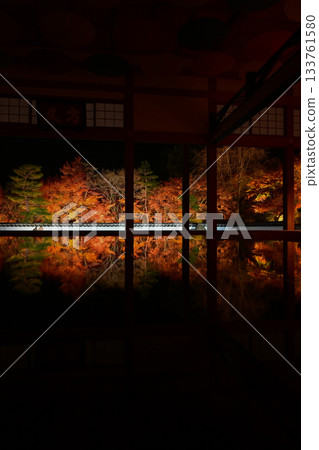 奉德寺的地板楓木燈飾 奉德寺的地板楓木燈飾 133761580