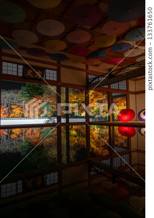 奉德寺的地板楓木燈飾 奉德寺的地板楓木燈飾 133761650