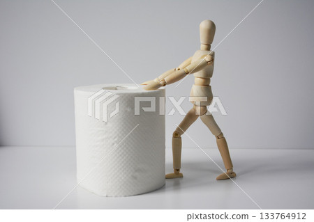 衛生紙和畫娃娃 133764912