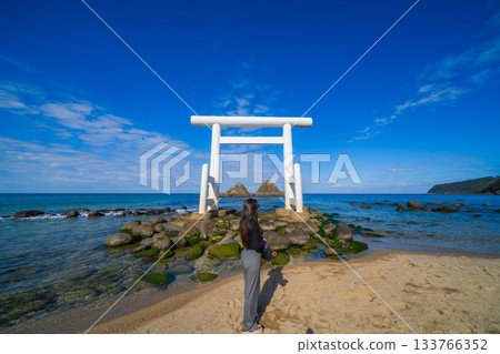The couple rocks of Sakurai Futamigaura in Itoshima 133766352