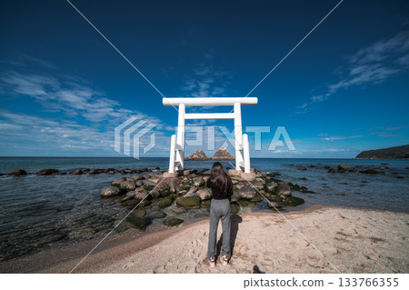 The couple rocks of Sakurai Futamigaura in Itoshima 133766355