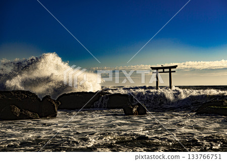 大洗磯崎神社波浪飛濺 133766751