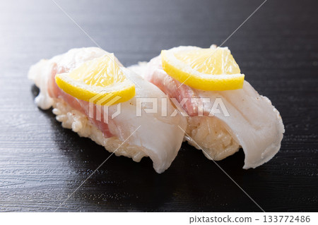 Delicious salt-grilled red sea bream nigiri sushi 133772486