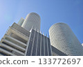 名古屋站3號站景，抬頭仰望藍天下的摩天大樓 133772697