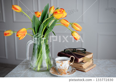 beautiful still life with tulips beautiful still life with tulips 133772830
