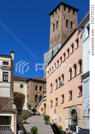 Courtyard of palazzo Moroni, Padua, Italy 133775121