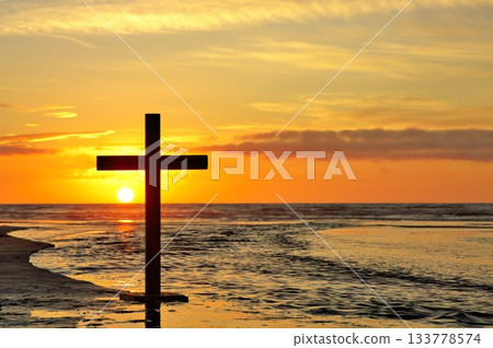 Dark Cross River Out To Beach Sunset Dark Cross River Out To Beach Sunset 133778574