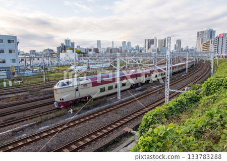 [Tokaido Main Line] Early morning Sunrise Seto and Izumo trains heading to Tokyo 133783288