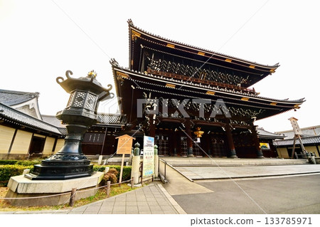 Higashi Honganji Temple, Goei-do Gate (Important Cultural Property), Kyoto Prefecture, Tokoha-cho, Shimogyo Ward, Kyoto City, February 2022 133785971