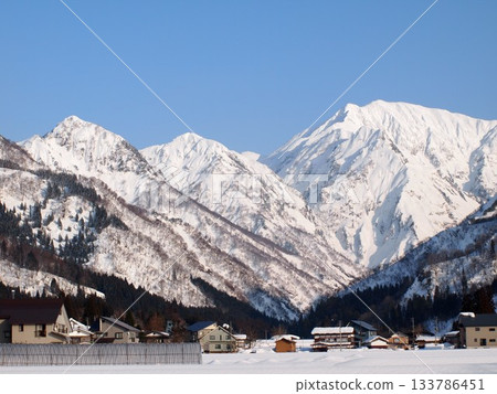 八海山冬季風景村 133786451