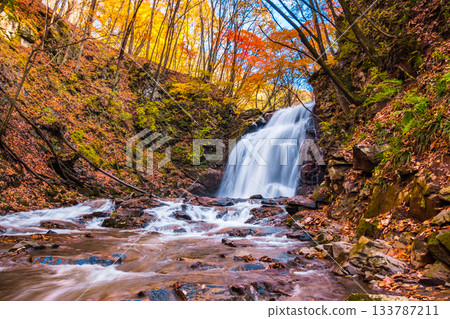 淺間瀑布（秋季） 133787211