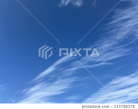 藍天白雲飄浮 藍天白雲飄浮 133788378