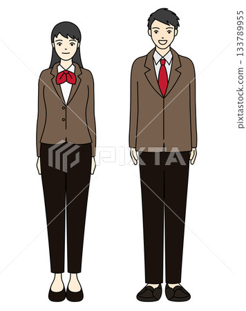 一位身著正式服裝的職業女性雙手交握，筆直站立。 133789955