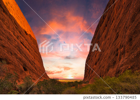 奧爾加山壯麗的V字形山谷：風之谷的壯麗景色 133790485