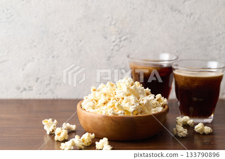 Popcorn served on a plate 133790896