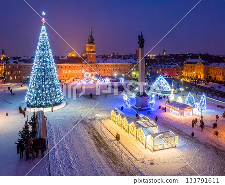 Illuminated Christmas tree 133791611