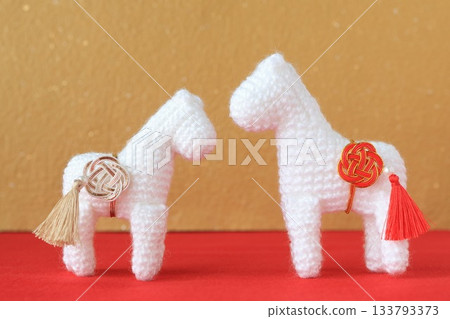 Horse amigurumi standing facing each other 133793373