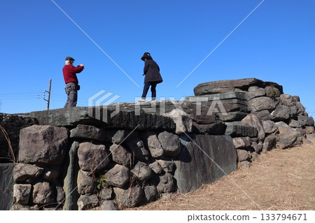 關東石舞台墳墓 133794671