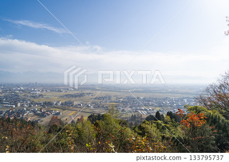 The view from Shiroyama Observatory on the Kureha Hills (Toyama City, Toyama Prefecture) 133795737