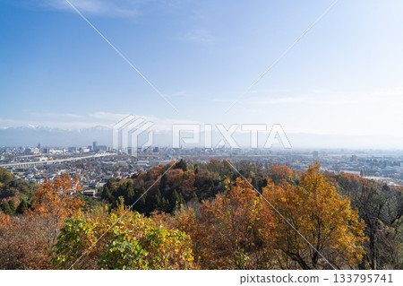 The view from the summit observation deck of the Kureha Hills (Toyama City, Toyama Prefecture) 133795741