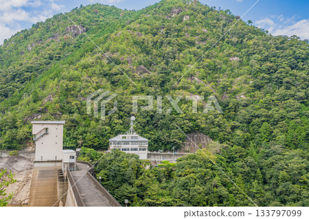 View of Ure Dam in Shinshiro City (Aichi Prefecture) View of Ure Dam in Shinshiro City (Aichi Prefecture) 133797099