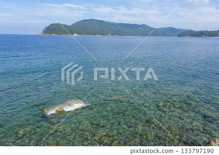 從古色大名神橋眺望上越島的海岸線 133797190