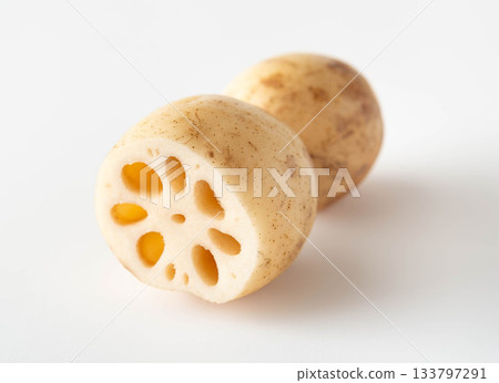 蓮藕橫切面,帶節的蓮藕 蓮藕橫切面,帶節的蓮藕 133797291