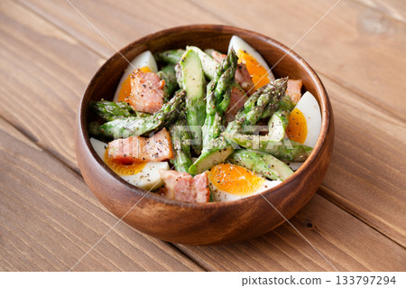 Asparagus and egg mayonnaise salad Asparagus and egg mayonnaise salad 133797294