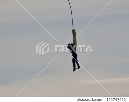 蹦極 蹦極 133797632