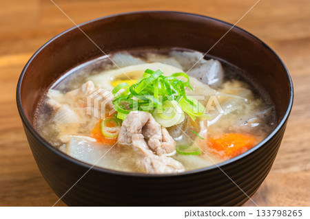 很多豬肉湯 很多豬肉湯 133798265