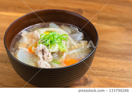很多豬肉湯 很多豬肉湯 133798266