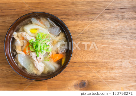 很多豬肉湯 很多豬肉湯 133798271