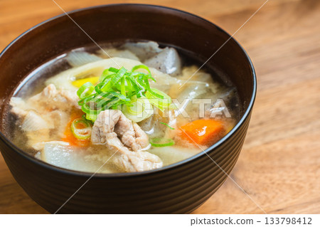 很多豬肉湯 很多豬肉湯 133798412