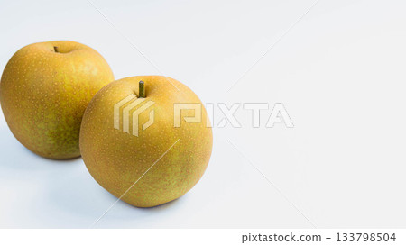 Fresh Japanese pears (white background) 133798504