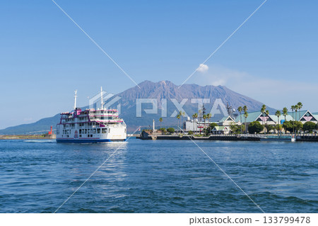 從櫻島渡輪碼頭眺望櫻島 133799478