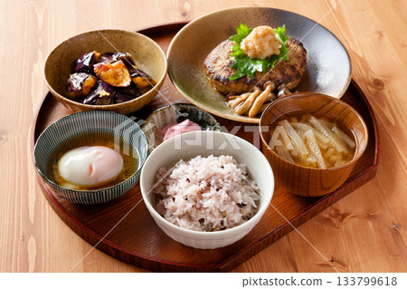 Five-grain rice set meal 133799618