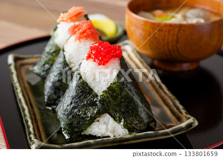 rice ball  133801659