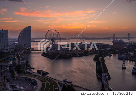 Kanagawa Prefecture: Dawn in the Yokohama Bay Area 133803216