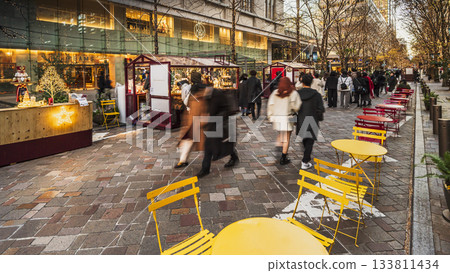 People enjoying the Christmas market at Marunouchi Nakadori Street near Tokyo Station [Chiyoda Ward, Tokyo] 133811434